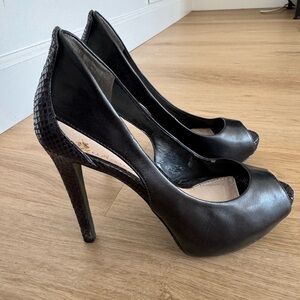 Guess Elegant Black Peep-Toe Heels